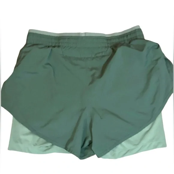 Nike Women's 2 in 1 DrifFit Tempo Luxe Athletic Shorts - Size XL - Picture 3 of 7